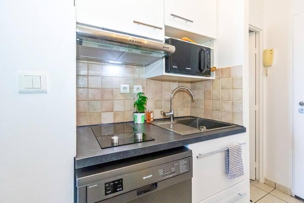 Oceanides - Studio Renove Avec Magnifique Vue Mer - Saint-Gilles-Les-Bains מראה חיצוני תמונה